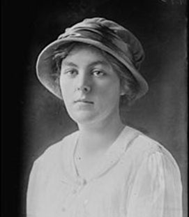 Gladys-Ravenscroft Gladys Ravenscroft, sister of one of the founders was a keen golfer and won the 1912 British Ladies Amateur at Turnberry in Scotland. In 1913 she travelled to Wilmington, Delaware to win the U.S. Women's Amateur. She was the second competitor to simultaneously hold both the American and British titles. Gladys Ravenscroft married Temple Dobell in 1915 and resided in Wirral, England. With the onset of World War I during which she did volunteer service. At the end of the war, she continued competing and winning the Cheshire ladies amateur championship on more than one occasion.