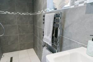 Gwel-Y-Mor_Rhosneigr_Anglesey_double_bedroom_ensuite_2_1920x1080 Gwel-Y-Mor_Rhosneigr_Anglesey_double_bedroom_ensuite_2_1920x1080