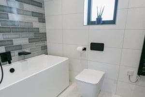 Gwel-Y-Mor_Rhosneigr_Anglesey_family_bathroom_1920x1080 Gwel-Y-Mor_Rhosneigr_Anglesey_family_bathroom_1920x1080