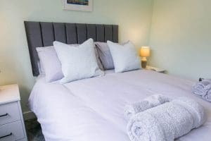 Madrona_Valley_Anglesey_double_bedroom_2_1920x1080 Madrona_Valley_Anglesey_double_bedroom_2_1920x1080